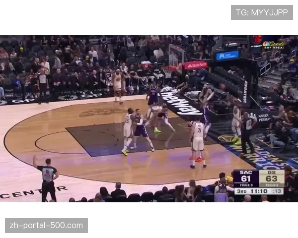 瞬间：最后时刻教练用锋线球员发边线球，成为关键战术新选择