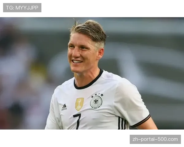 前德国国脚施魏因施泰格在专栏中指出：现代边后卫的肋部插上是破解密集防守的关键